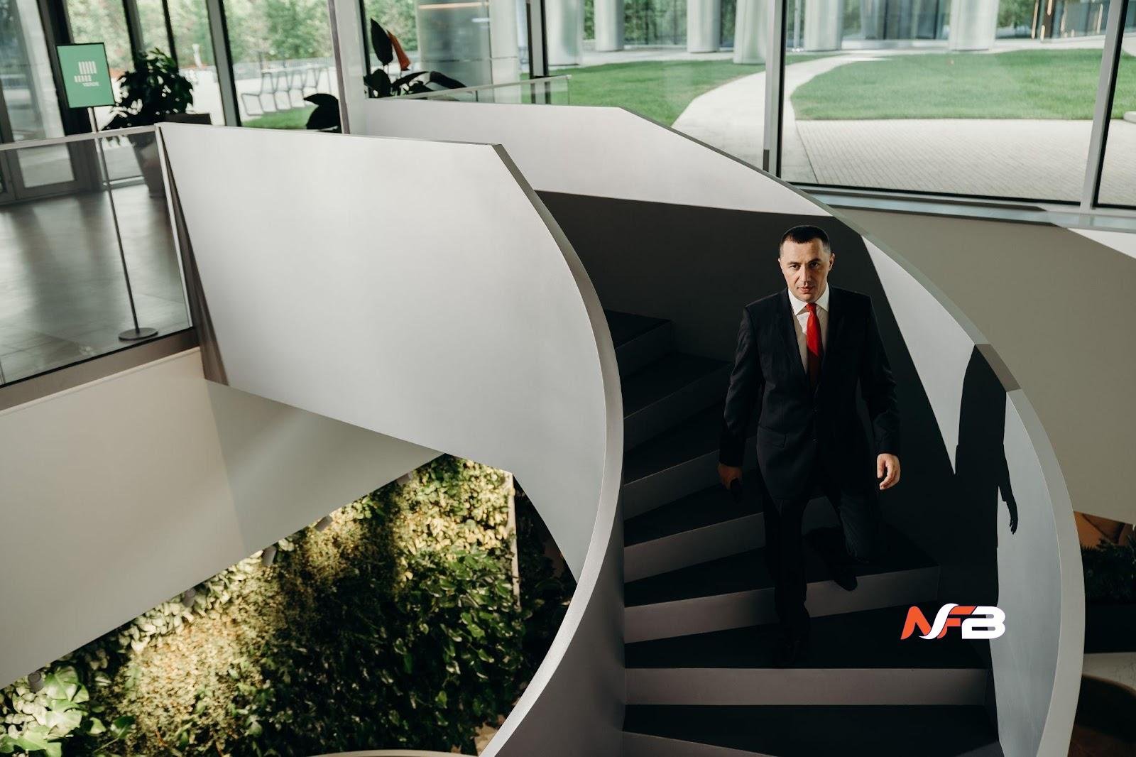 Optimizing Corporate Expense Management with a Multilevel Card System