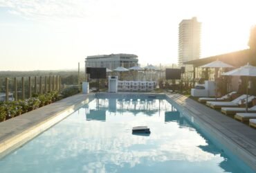 What Is the Best Robotic Pool Cleaner?