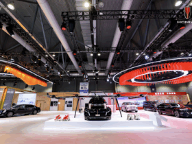 Golden Sunflower Meets Bauhinia